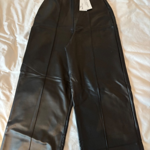 Leather pants - Picture 2 of 3